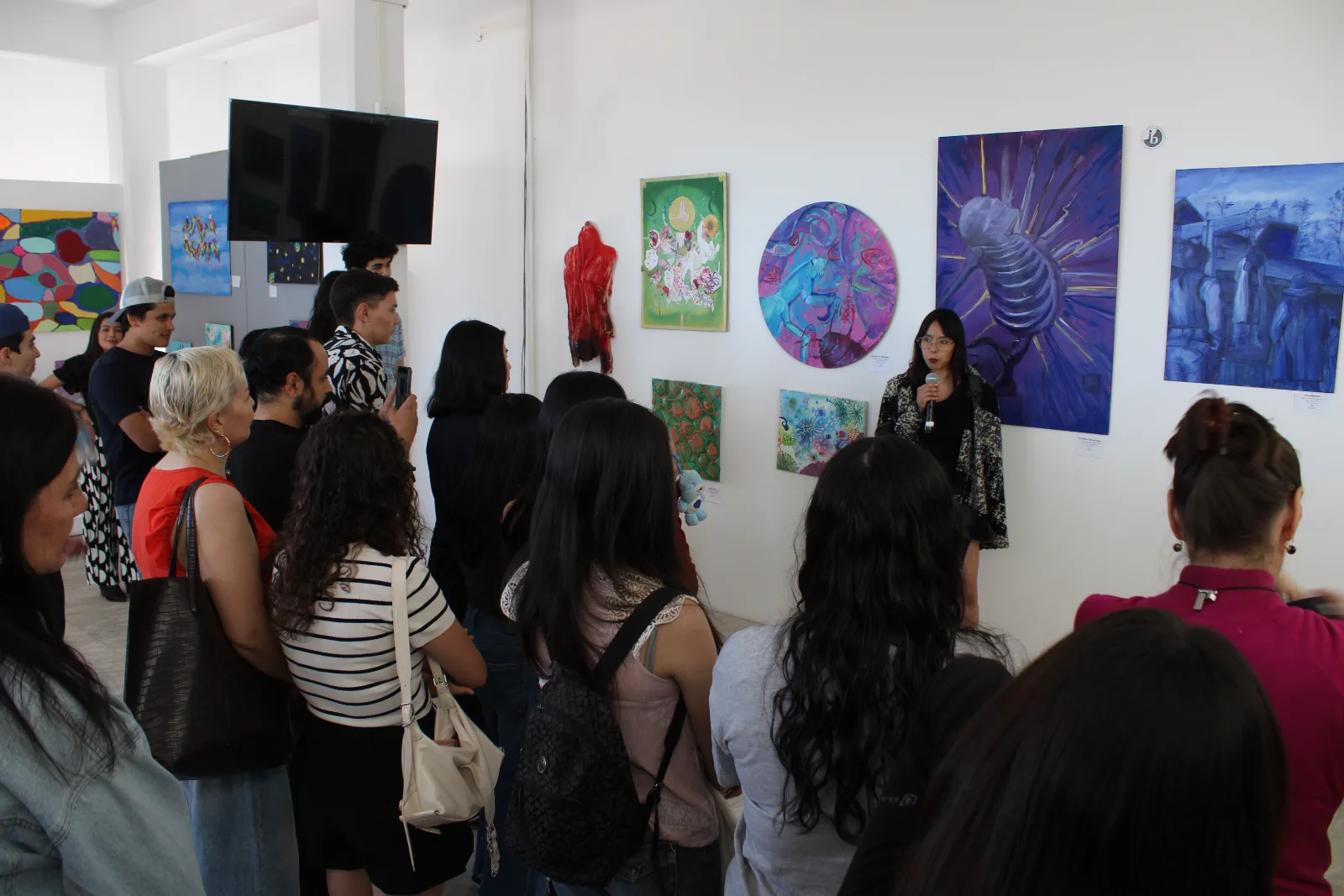 Alumnas durante una puesta en escena de danza en el foro Jeff