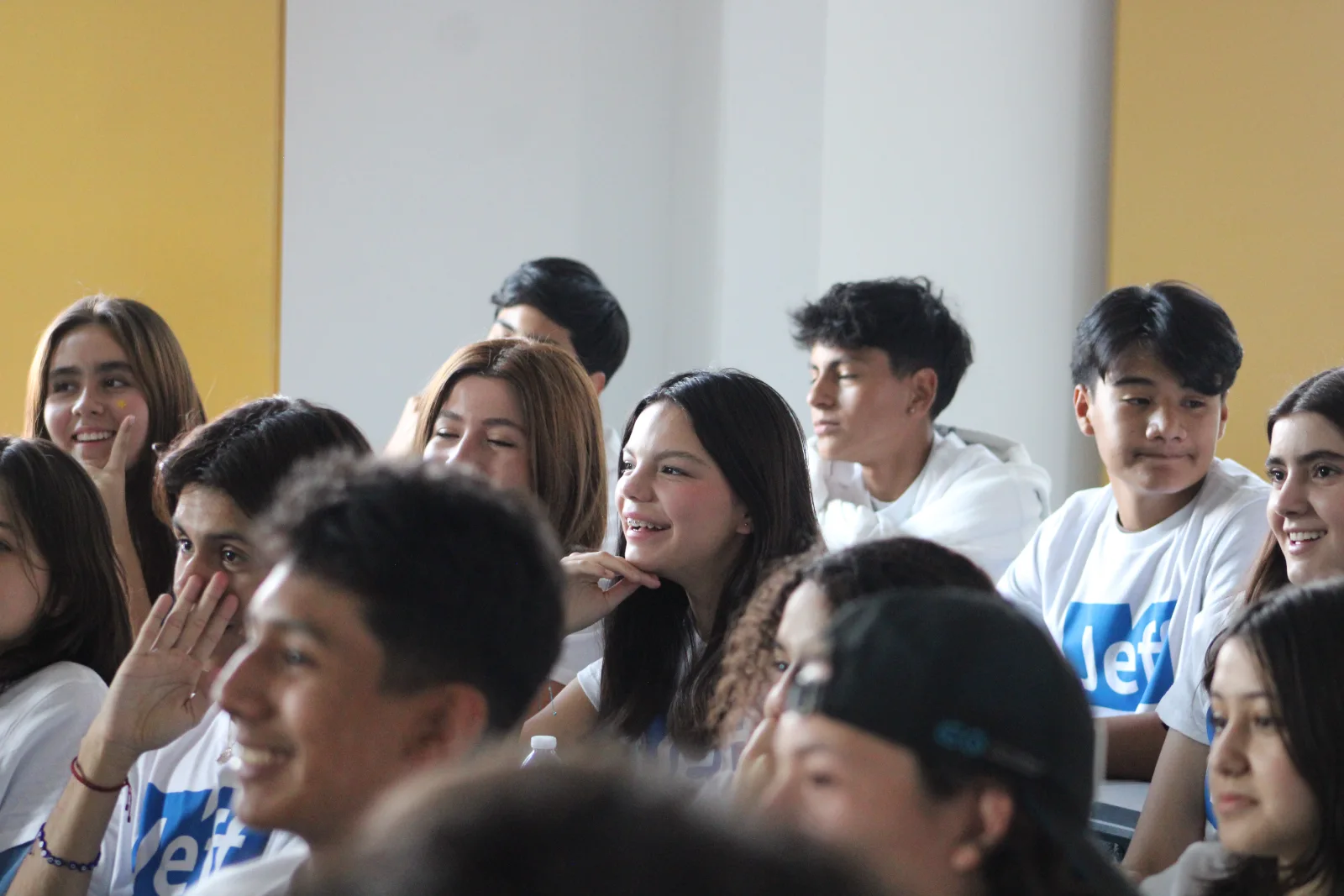Alumnos de Bachillerato durante una actividad en el aula